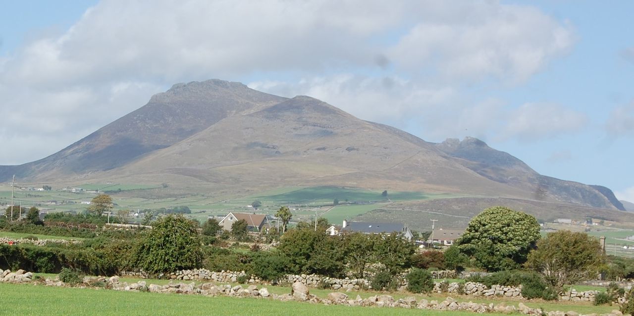 NI couple take on 'Hearty Hike' for Children's Heartbeat Trust