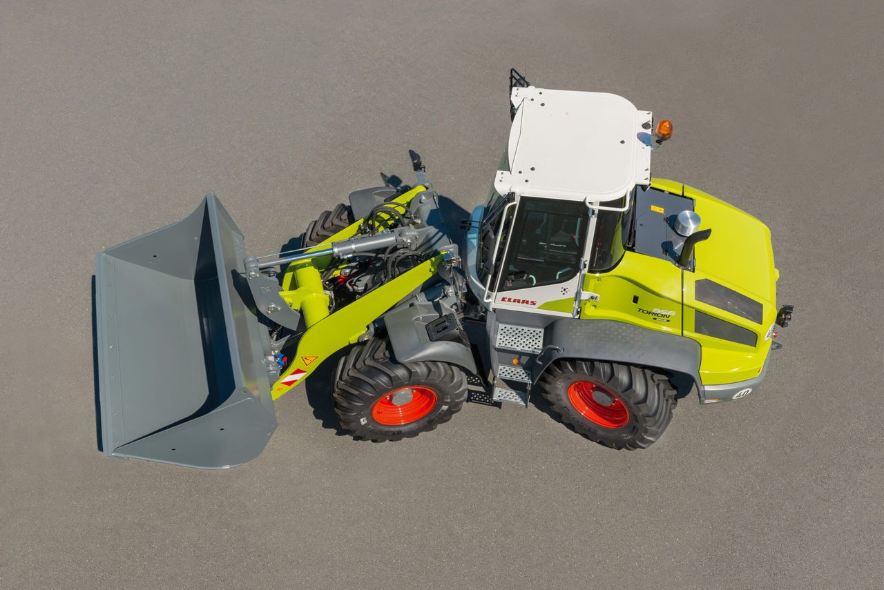 New loader bends in the middle and 'steers' at the rear