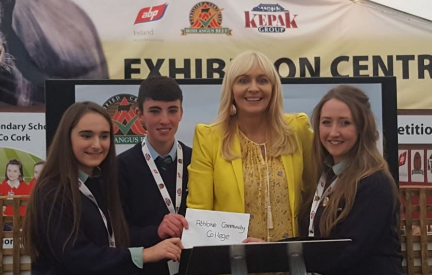 Finalists in Irish Angus Beef School Competition presented with calves