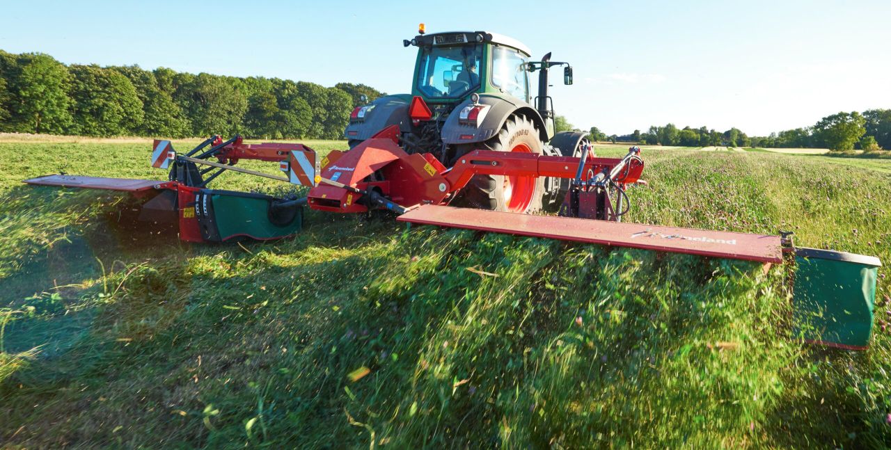 'Uncut strips': See Kverneland's answer at Grass & Muck
