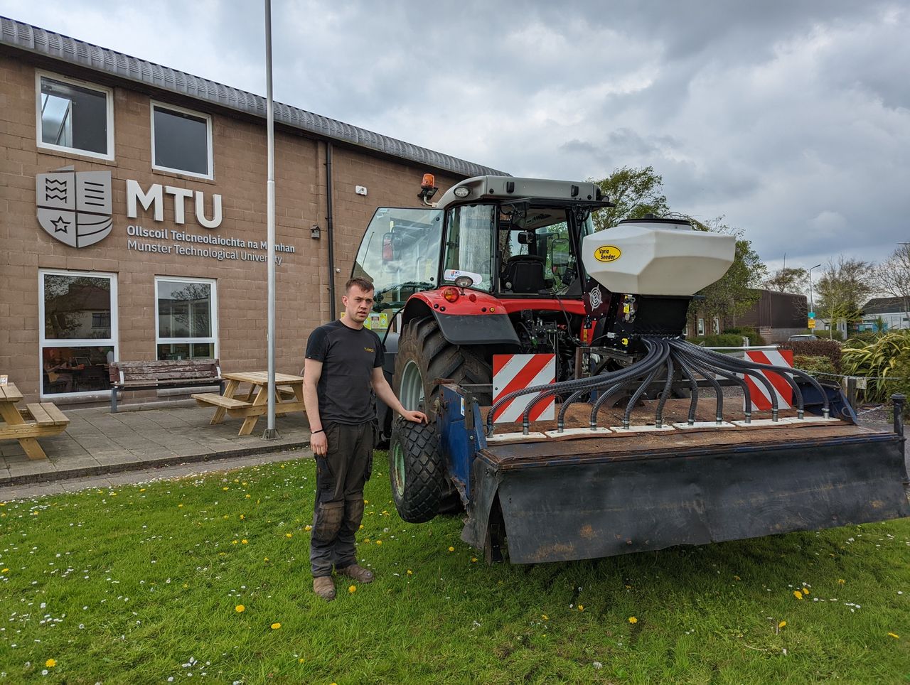 Giving a new role to an old Hunter strip-seeder machine