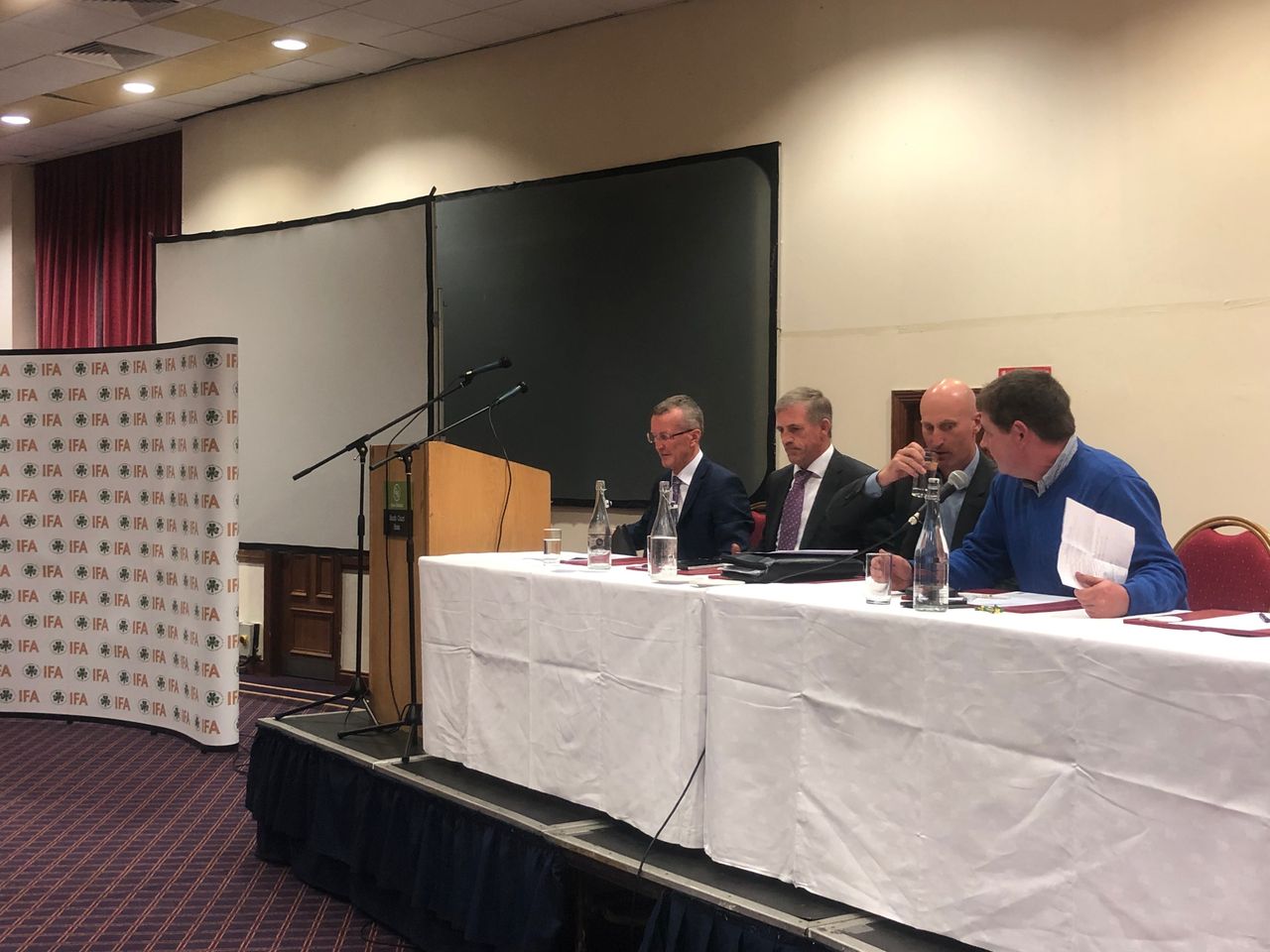 IFA presidential candidates quizzed by crowd in Limerick