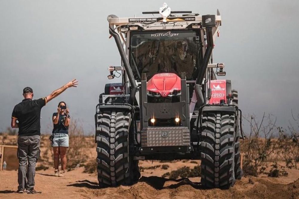 Massey Ferguson rallies a race-tuned 8S in Morocco