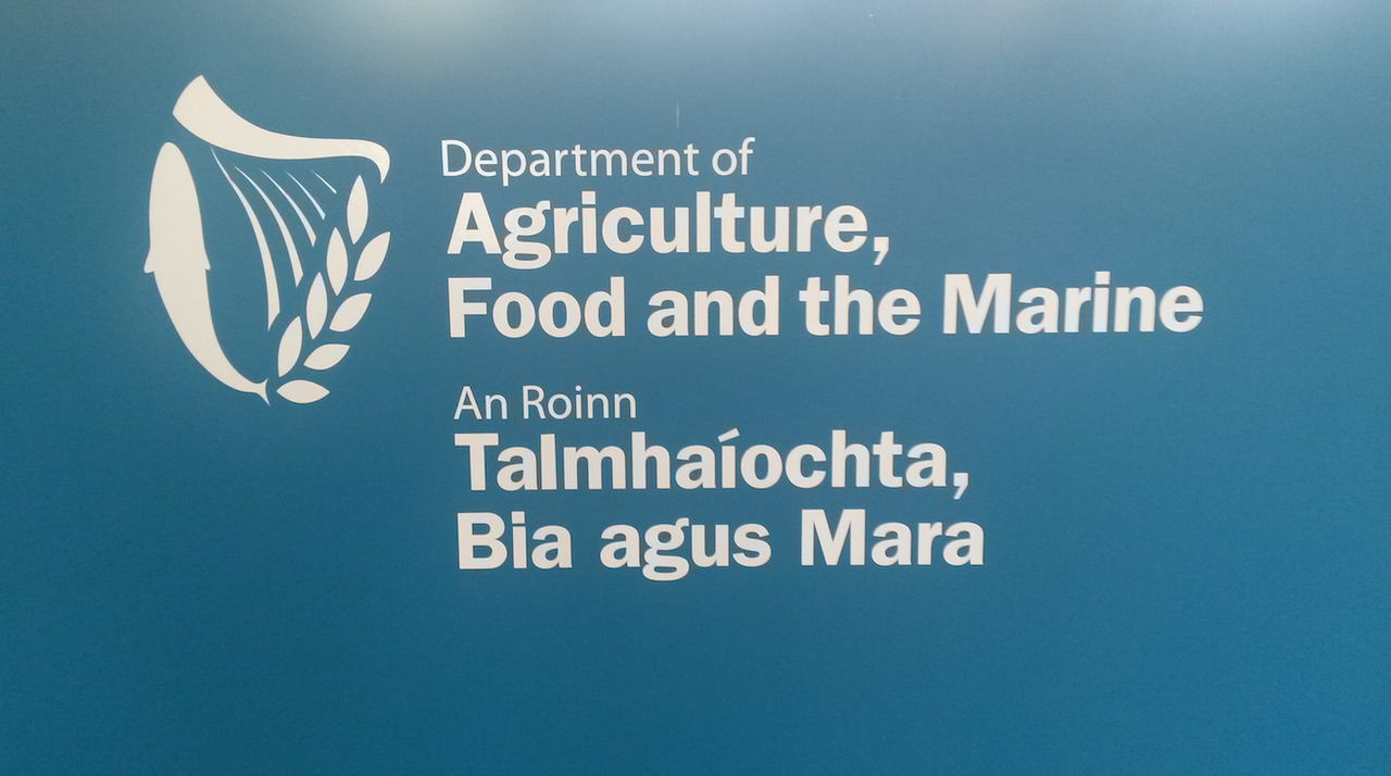 No sign the Department will sort out its telephone waiting time
