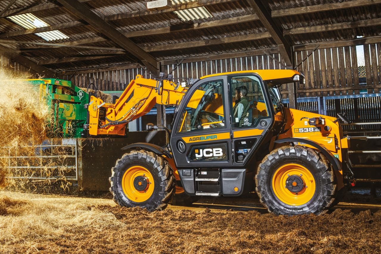 Pics: JCB packs the power in new Stage V compliant Agri Loadalls