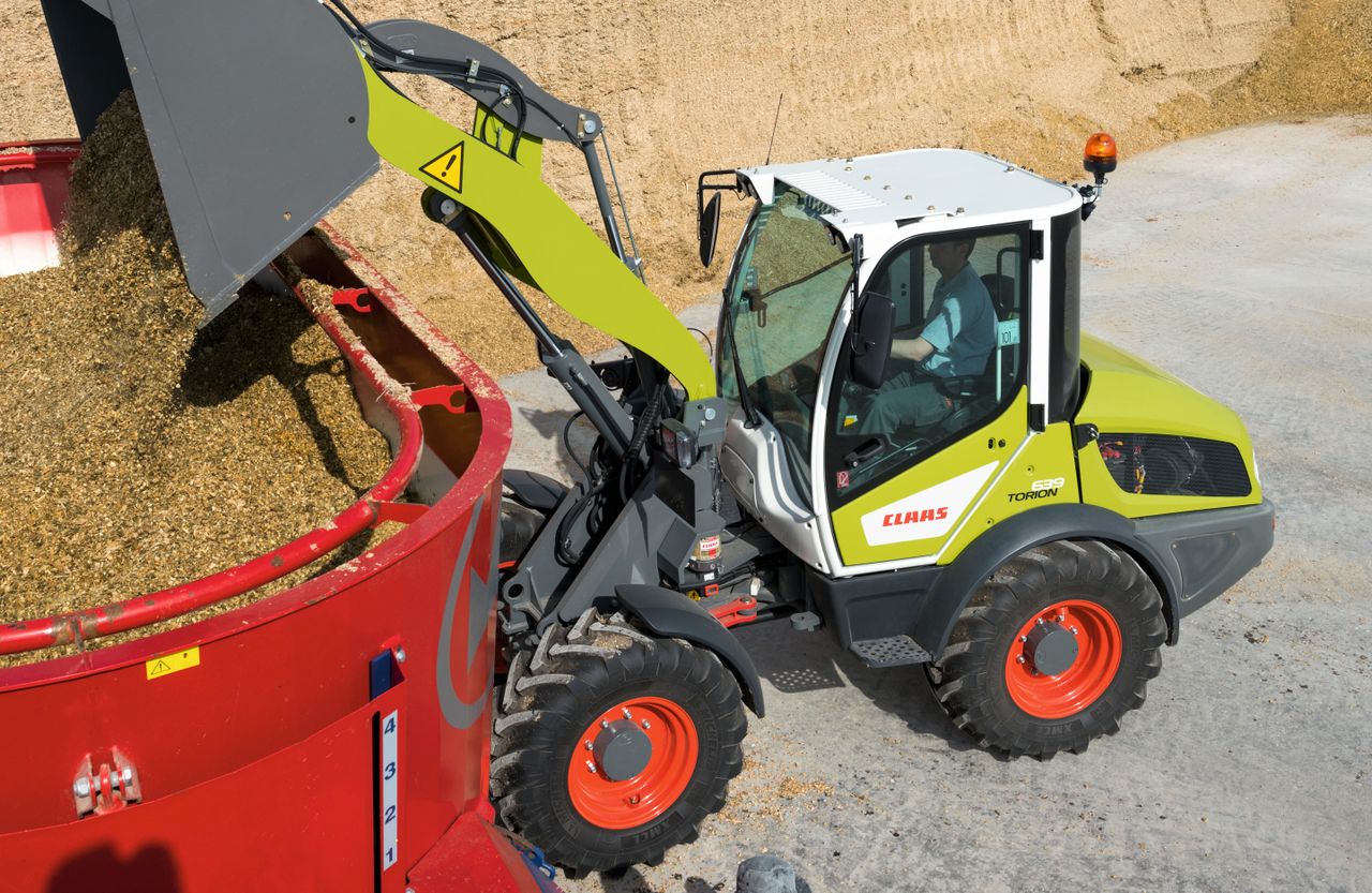 Compact loaders to follow bigger Claas-badged siblings