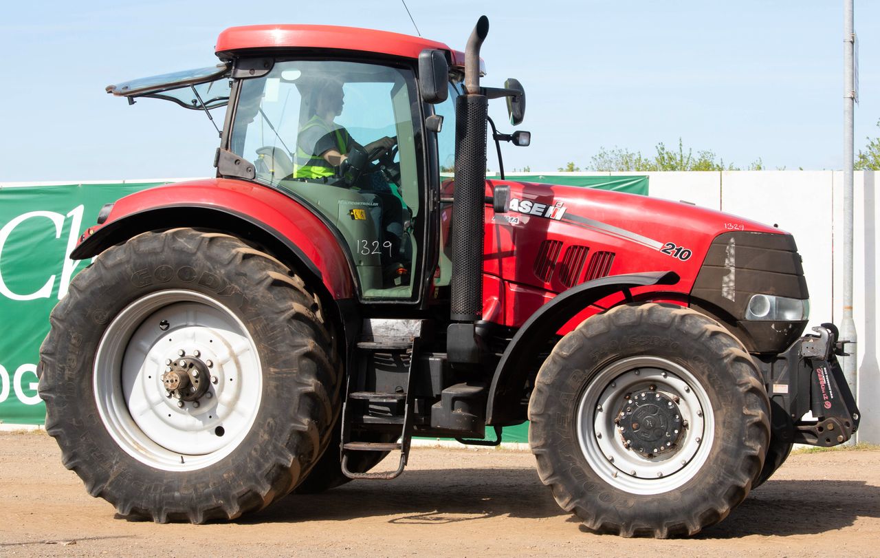 Auction report: 'Red power' ramps up at monster May sale