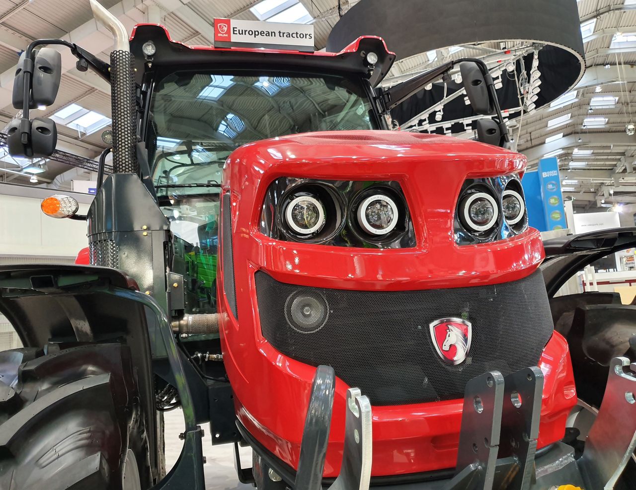 New Romanian-built tractor uncovered at Agritechnica 2019