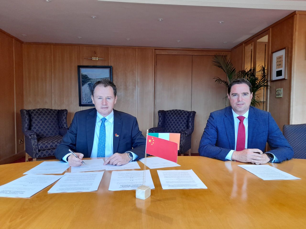 Protocols signed for sheepmeat and breeding pig access to China