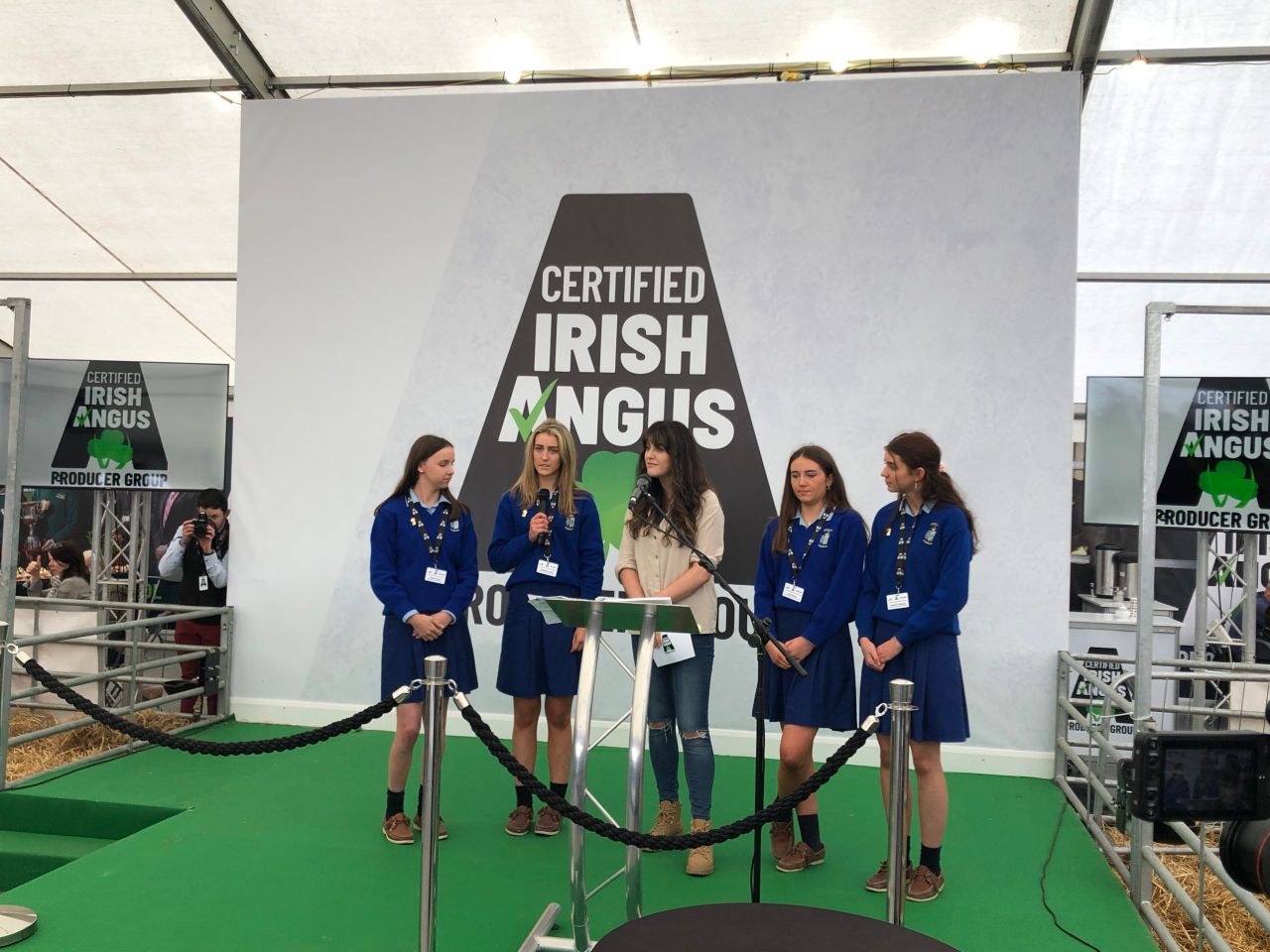 Certified Irish Angus presents calves to competition finalists