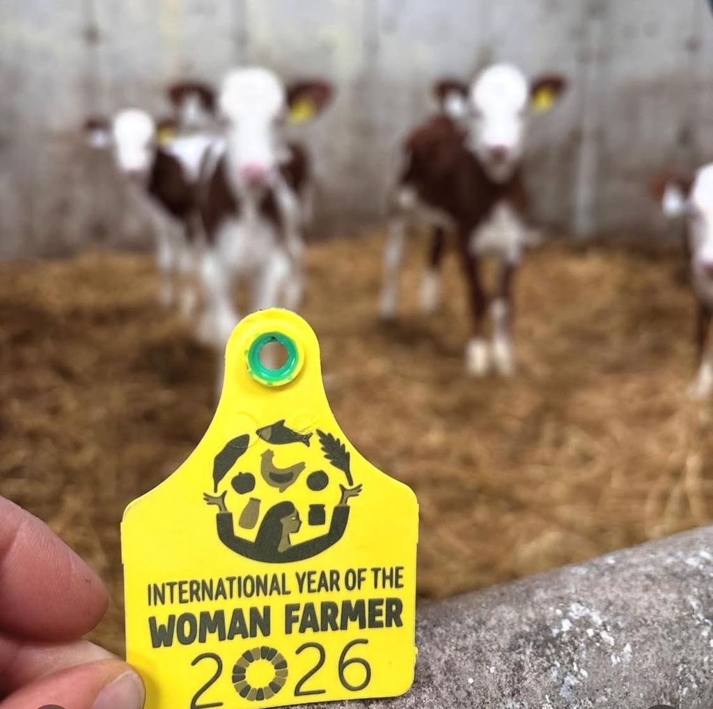 The commemorative keyring to celebrate the International Year of the Woman Farmer