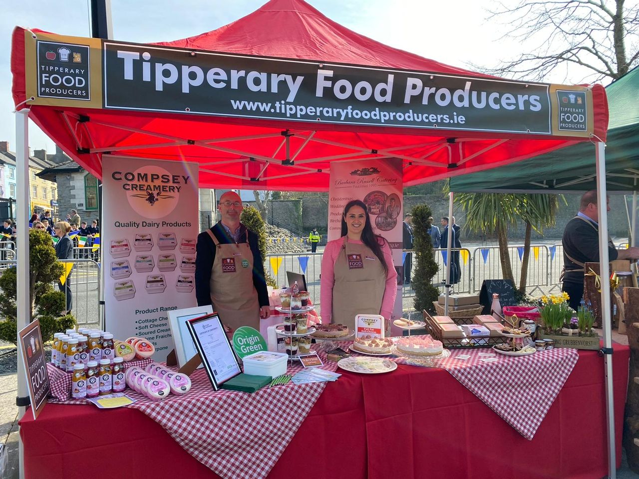 Royals sample Irish food during trip to Cahir Farmers' Market