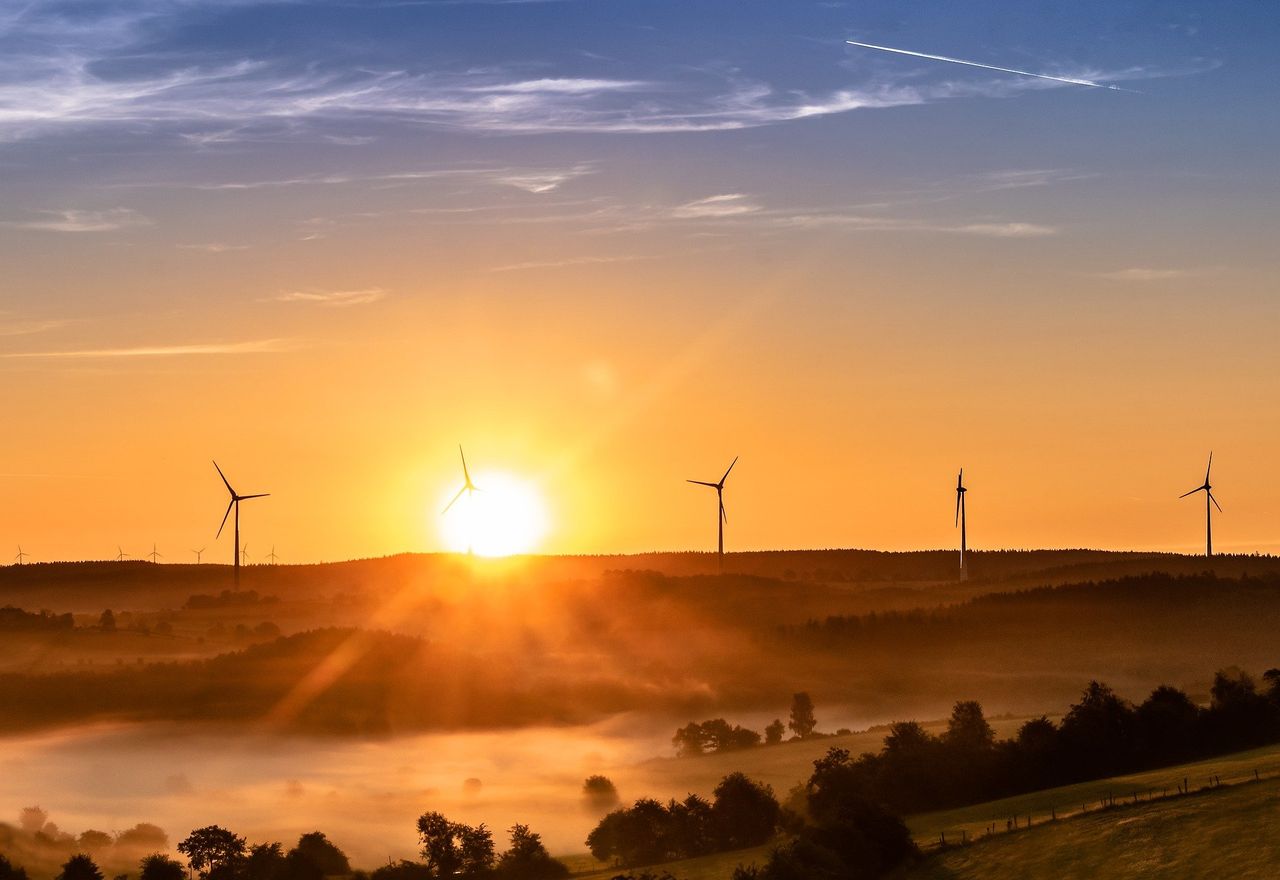 EU greenhouse gas emissions fell to lowest level in three decades last year