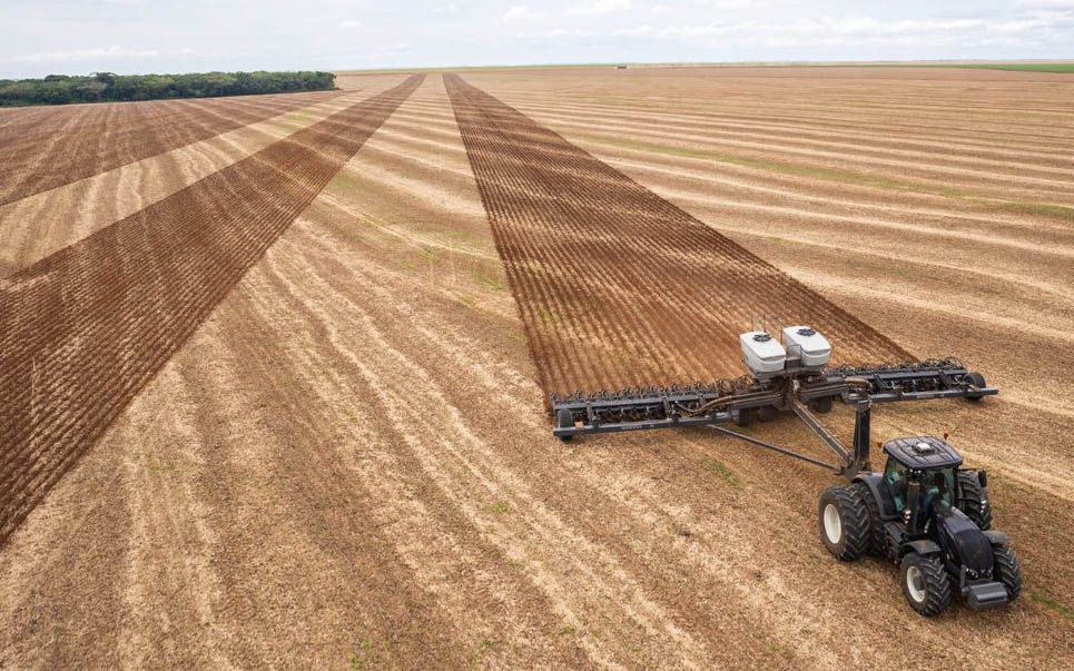 96-section boom control now available from Valtra