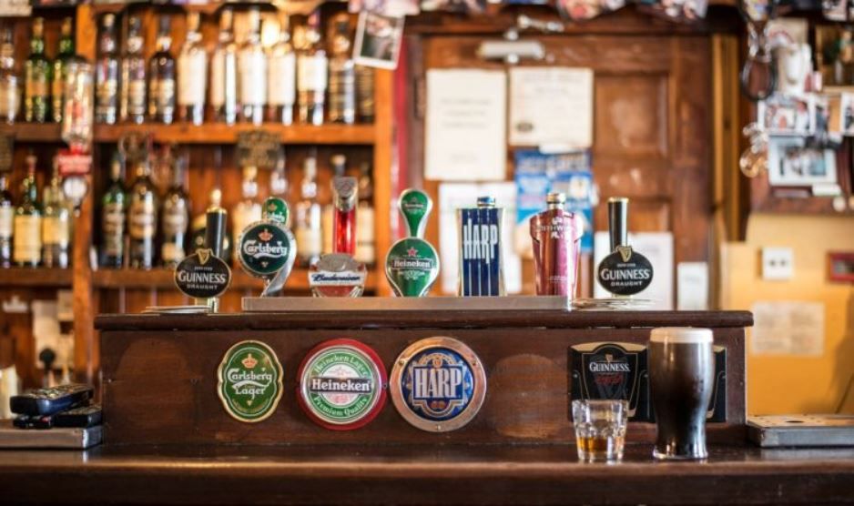 Calls for govt to introduce 'lifeline' scheme to help rural pubs
