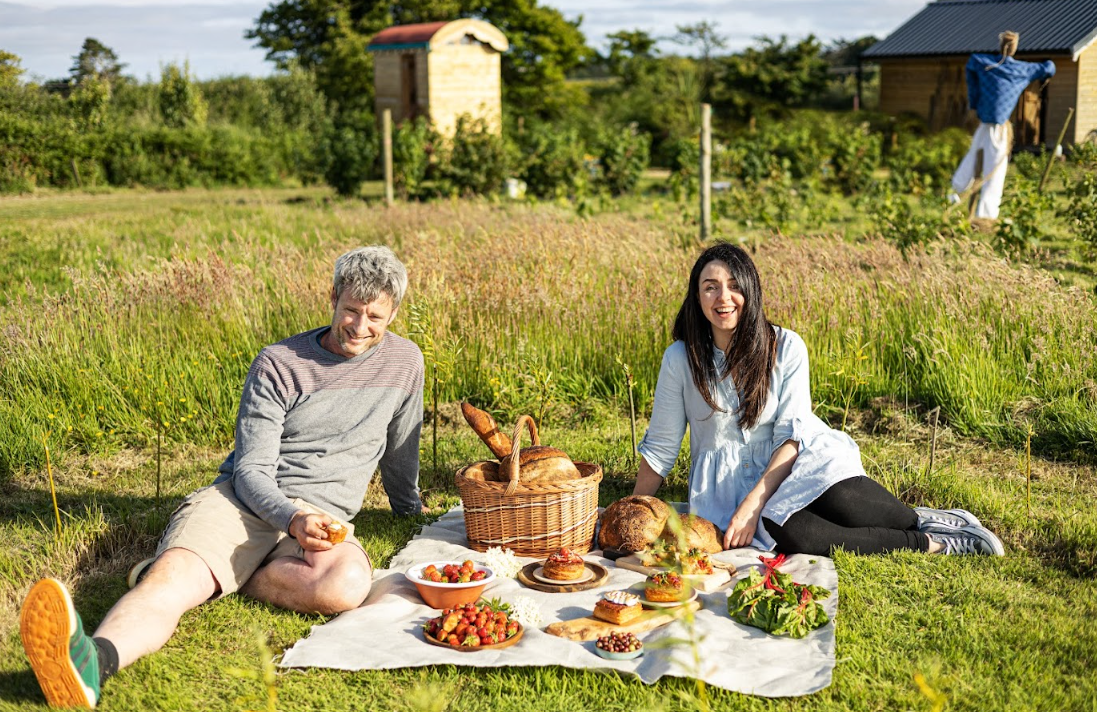 Self-sustainable bakers working with the seasons and without carbon footprint