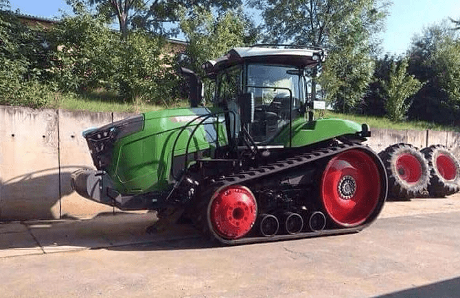 First 'green' Fendt-badged Challengers 'spotted'