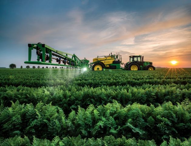 John Deere M962i sprayer