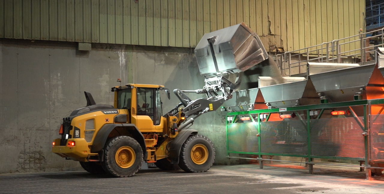 Inside the Target Fertilisers factory