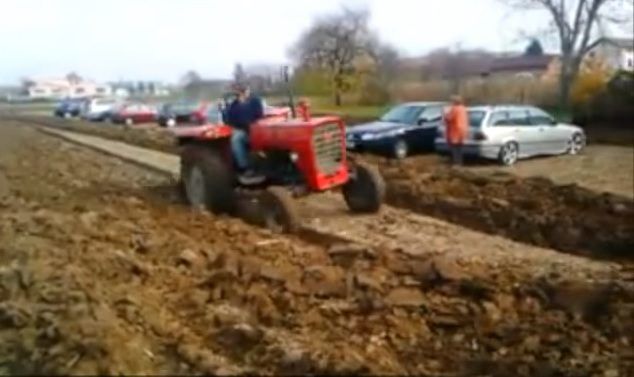 Video: Croatian farmer blocks cars in field by ploughing