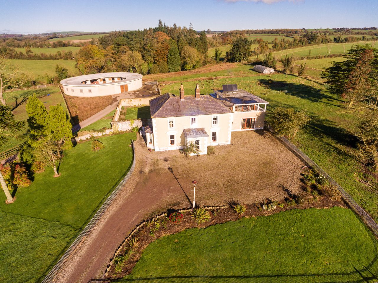 18th century Georgian house and 67ac for sale in 2 lots