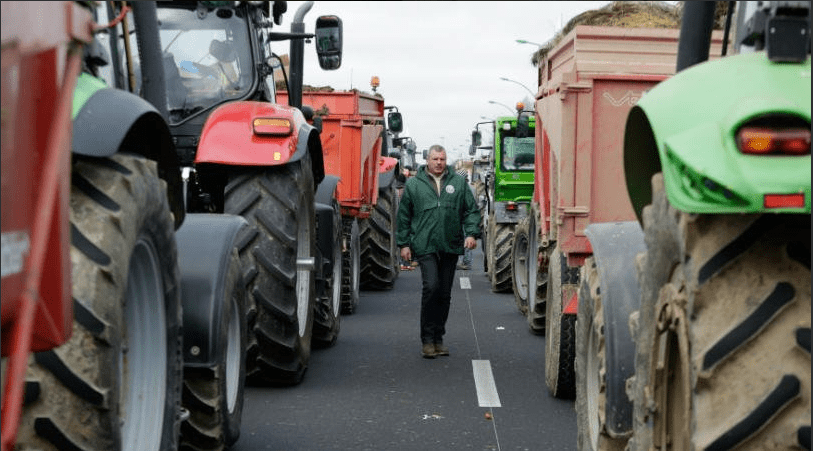 French farmers engage in 'civil war' protest over subsidy cuts