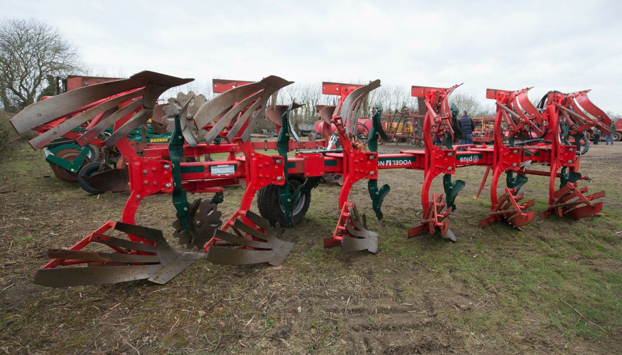 Auction report: Tillage kit aplenty at contractor's dispersal sale
