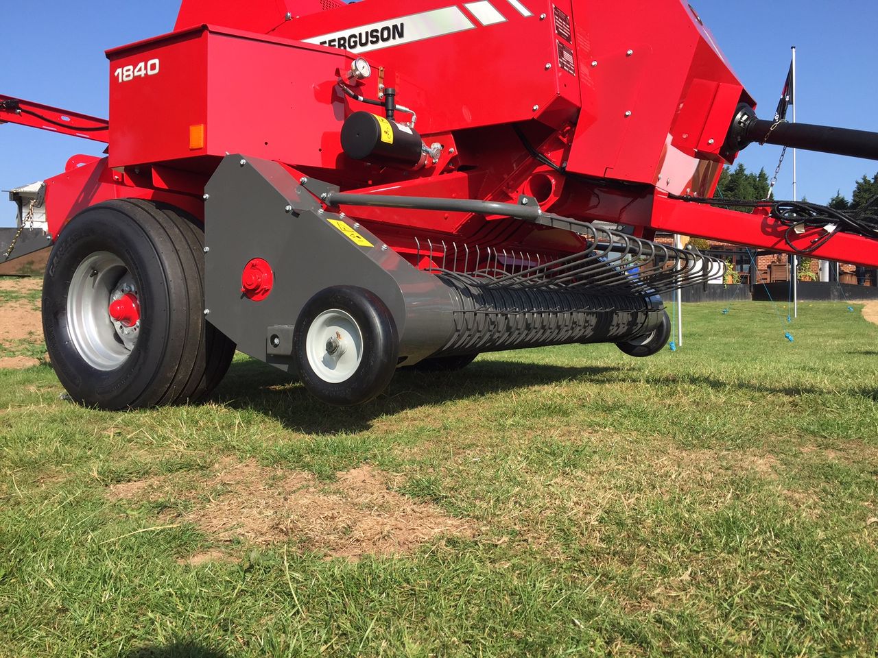 Video: The square baler that made 10,000 bales in 24hr