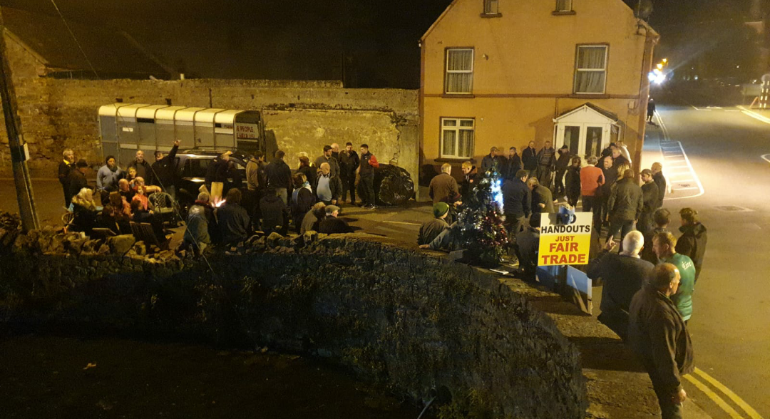 Farmers to continue protests in Rathdowney