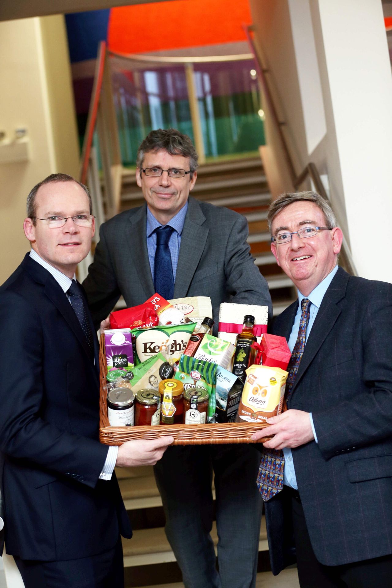Minister for Agriculture, Food and the Marine Simon Coveney at the launch with Alan Renwick, Professor of Agriculture and Food Economics, UCD and Professor Ciarán Ó hÓgartaigh, Dean, UCD Business. 