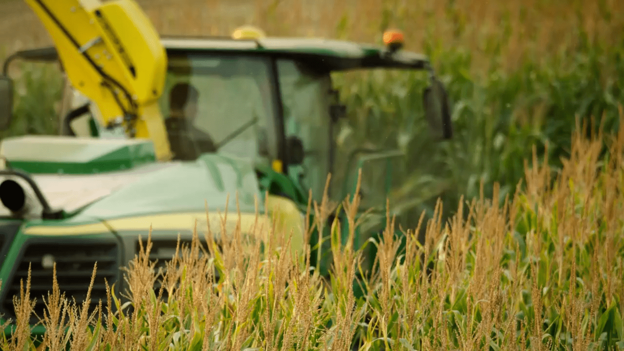 More details: John Deere’s new 9000 Series foragers edge closer
