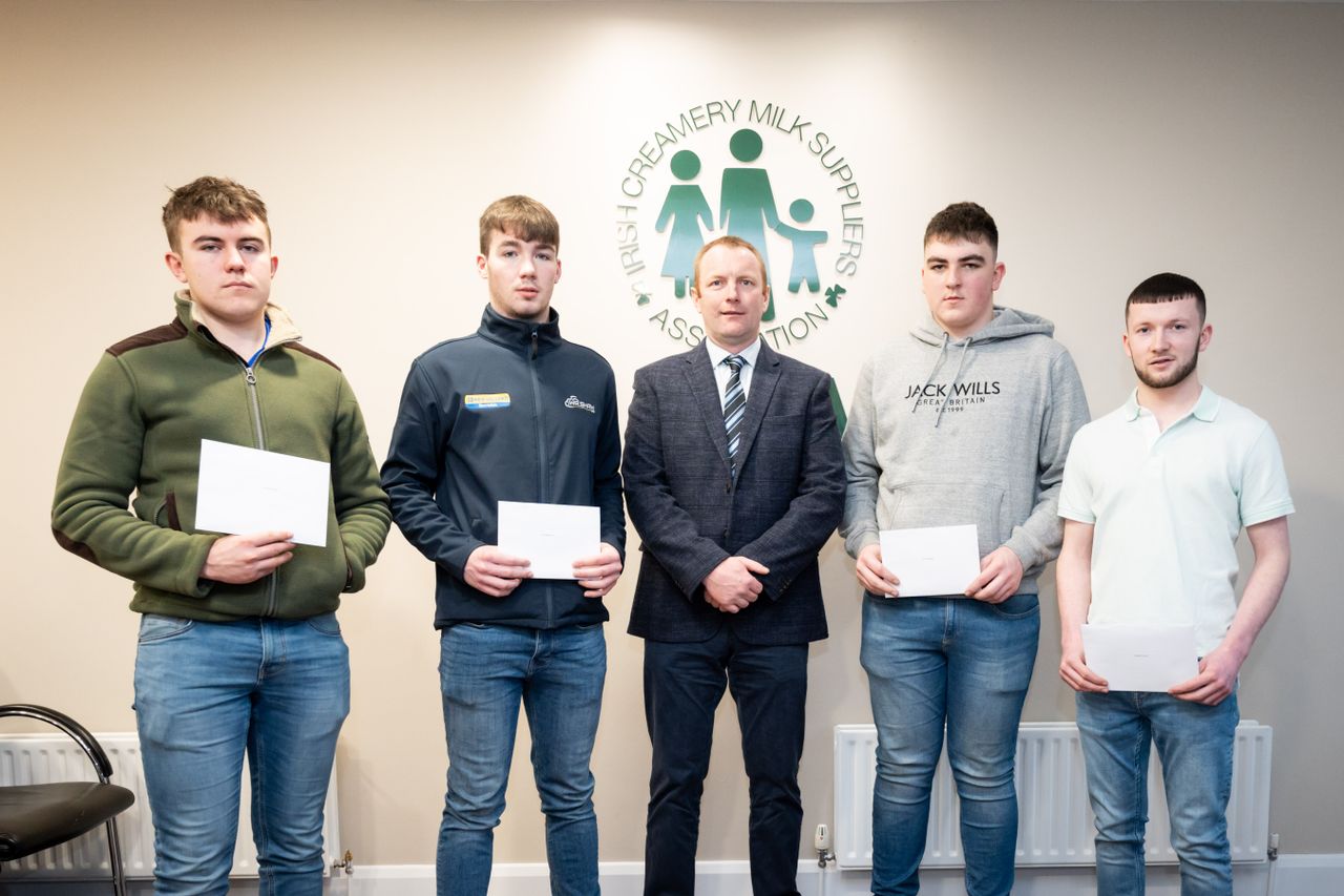 ICMSA presents 2023 John Feely Foundation Scholarship cheques
