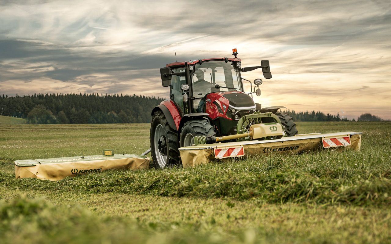 Farmall update brings manual transmission to top models