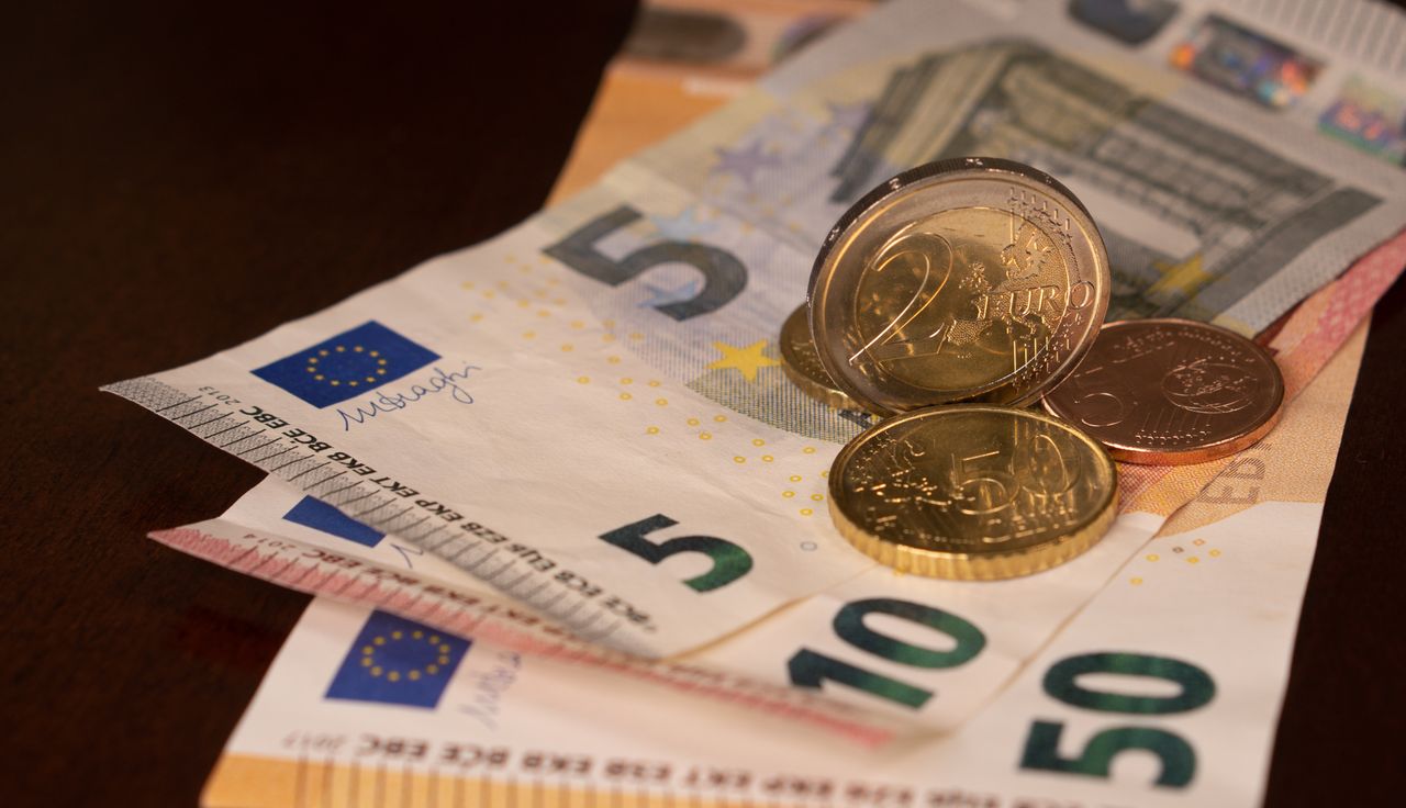 Banks called on to pass ECB interest cut back to farmer borrowers