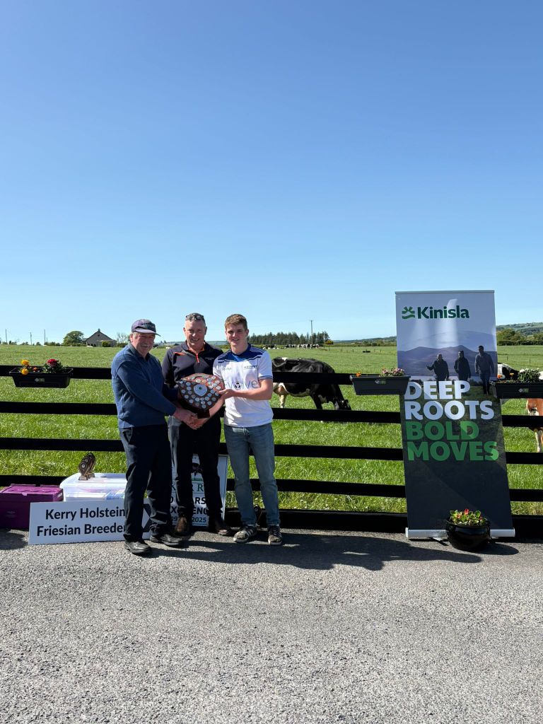 Muiris Harty, winner of the 18-26 year-old class with Kinisla's John O'Keeffe, Harty was also presented with the Akeragh Perpetual Shield, presented by Peter Kennelly. Source: Kerry Holstein Friesian breeders club
