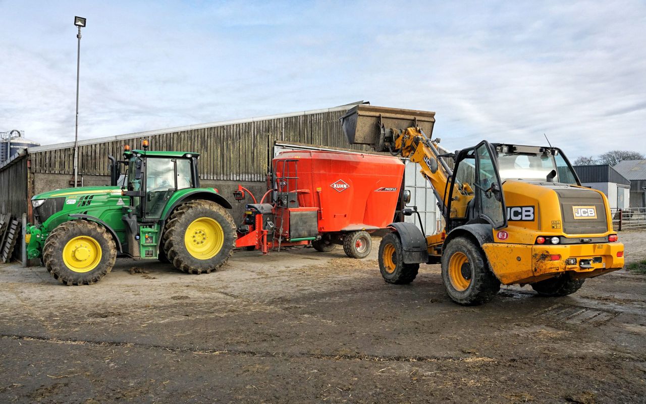 Machinery Focus: Video -  Kuhn's answer to complete diet feeding
