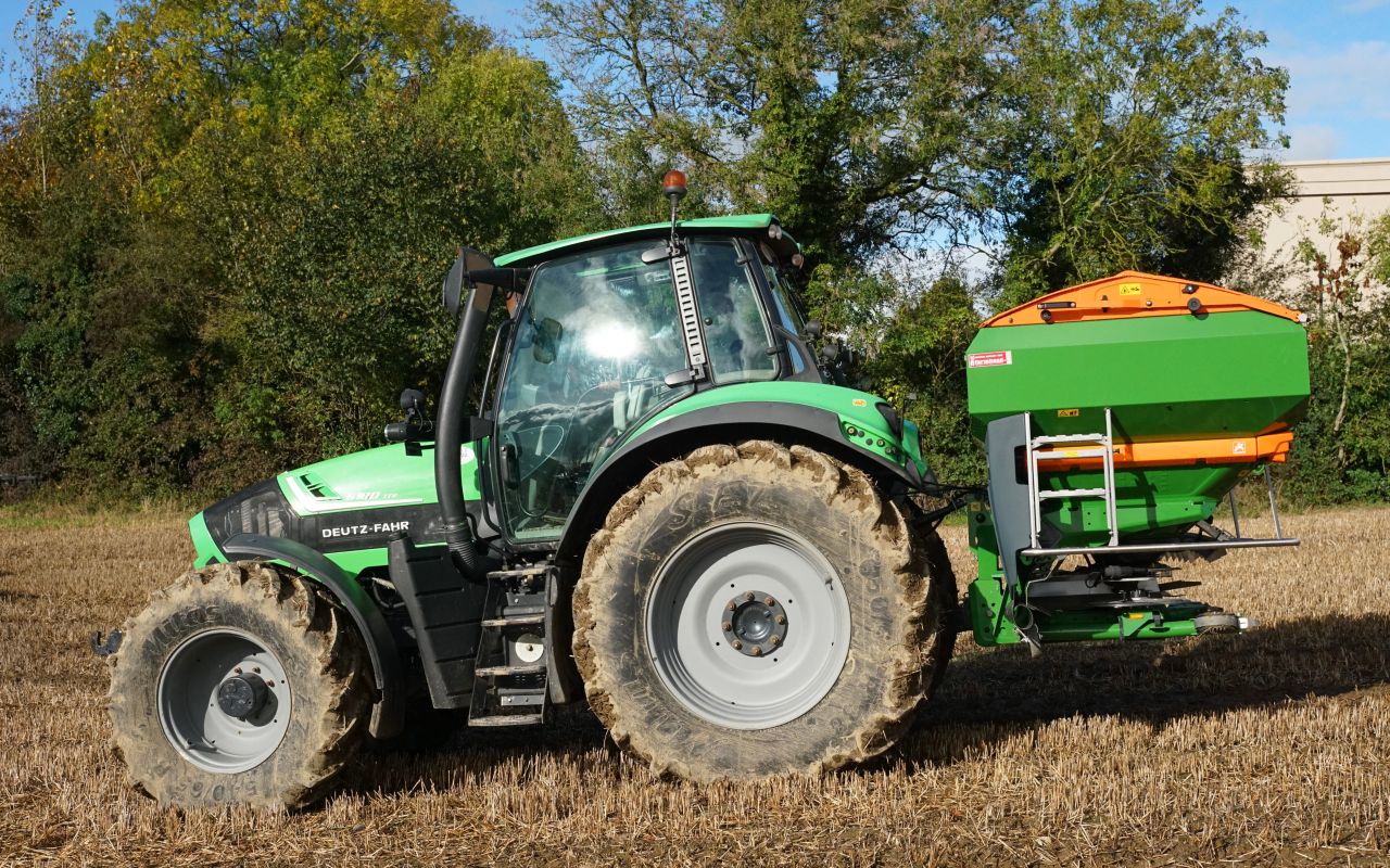 Checking the spreader to save on fertiliser costs