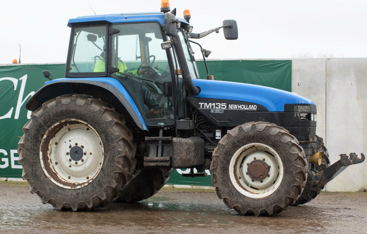 Auction report: ‘Blue’ bargains from monster April tractor sale?