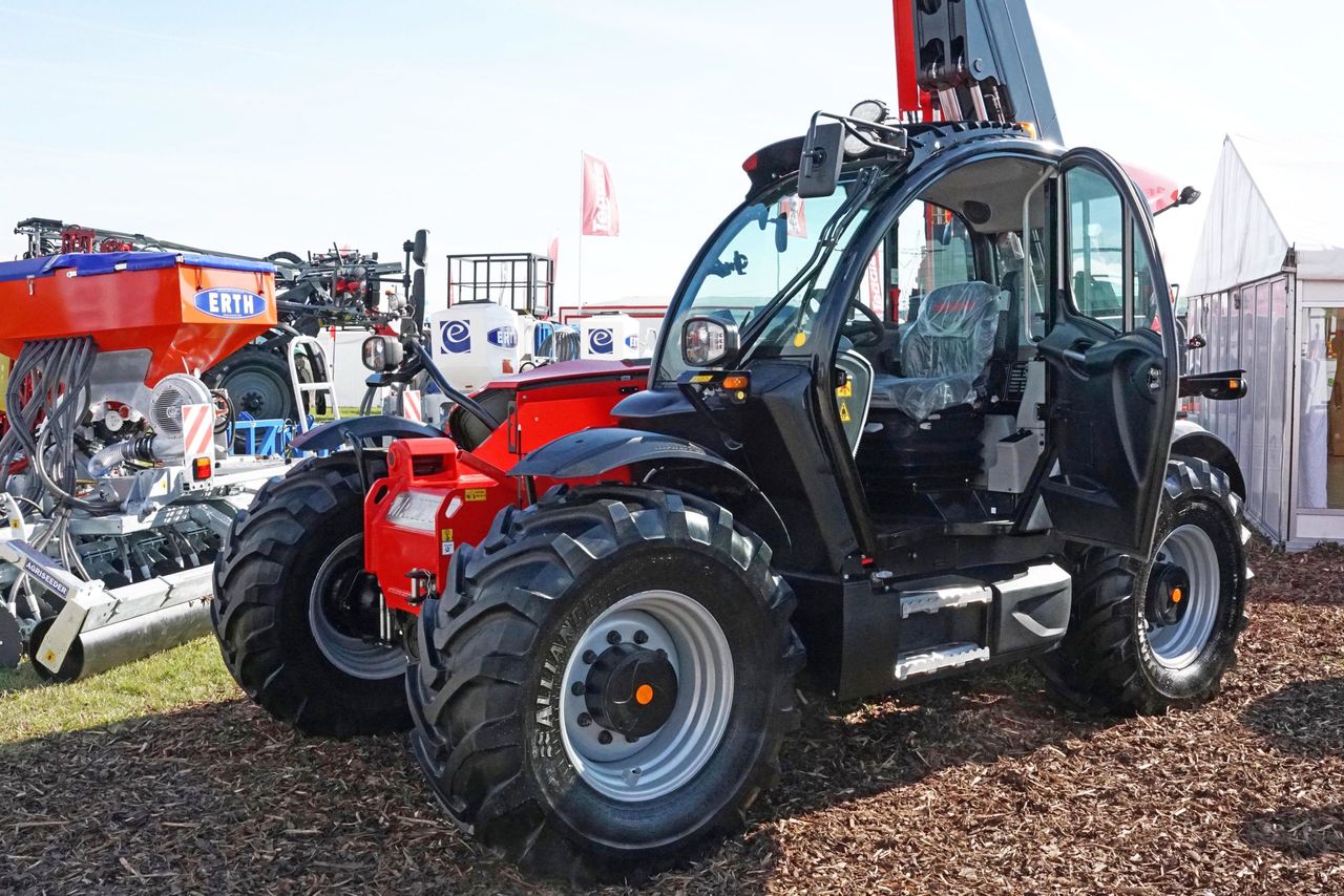 Manitou telehandlers switch to Yanmar for muscle power