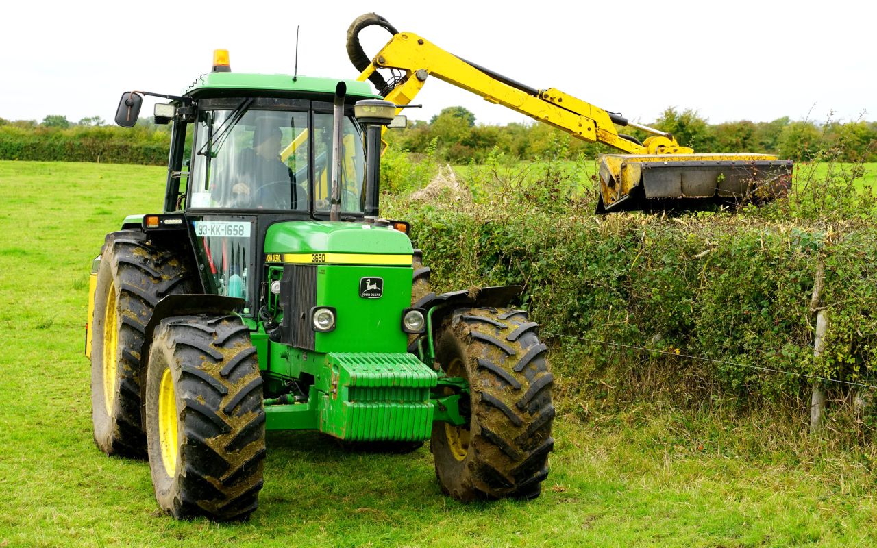 Final days for landowners to cut hedges ahead of deadline