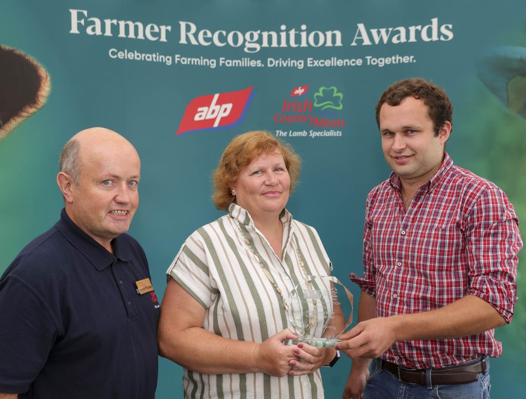 L-R Dermot O’Sullivan of Irish Country Meats presents the Irish Country Meats Supplier of the Year award to Ellen and JP Furlong, Enniscorthy, Co. Wexford