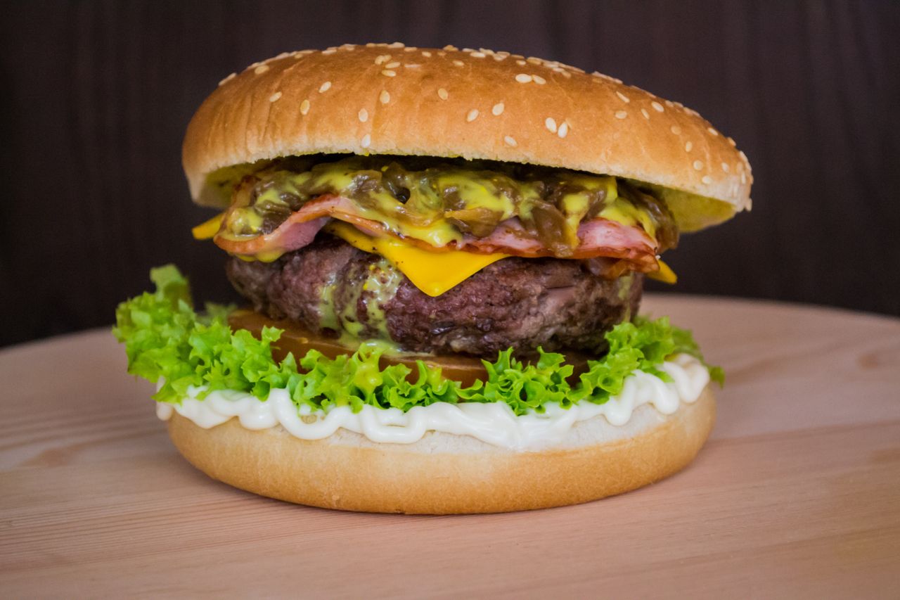 Battle for 'Ireland's best burger' begins...by backing foodservice