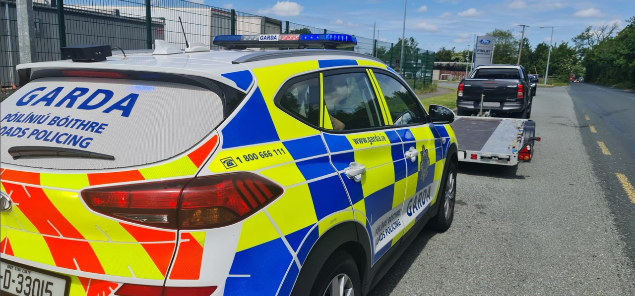 Gardaí arrest disqualified 4X4 driver for speeding while towing trailer
