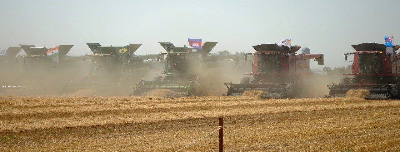 New world record set: 303 combine harvesters 'rumble down the fields'