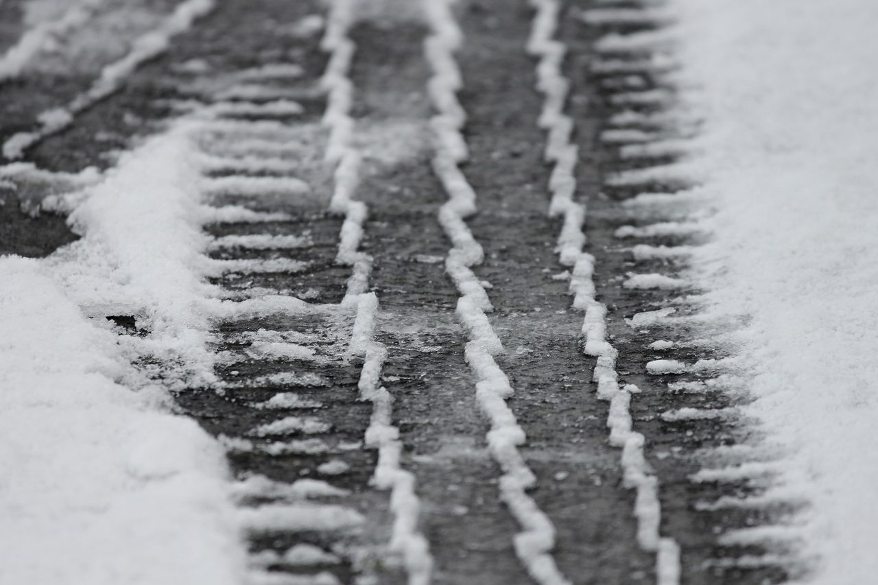 Met Éireann warns of snow and ice in several counties
