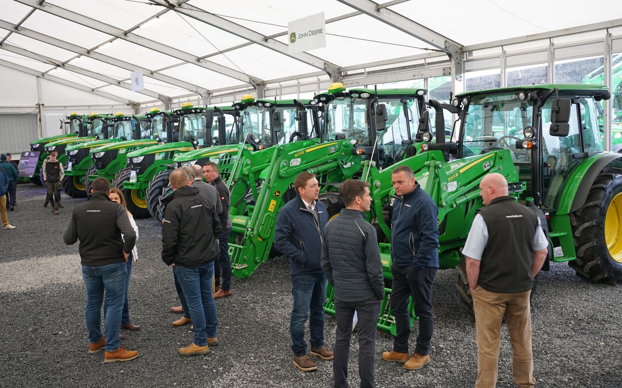 Major tractor manufacturers enjoy sales boom