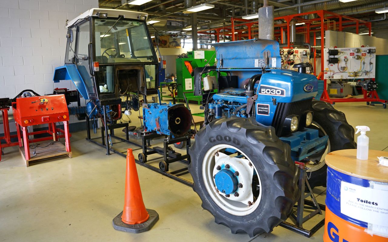 'Low pay and unsociable hours' hinder agri mechanic retention