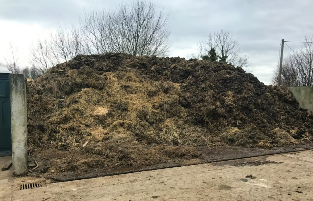 Farmyard manure: Fastest route to recovering damaged soil structure