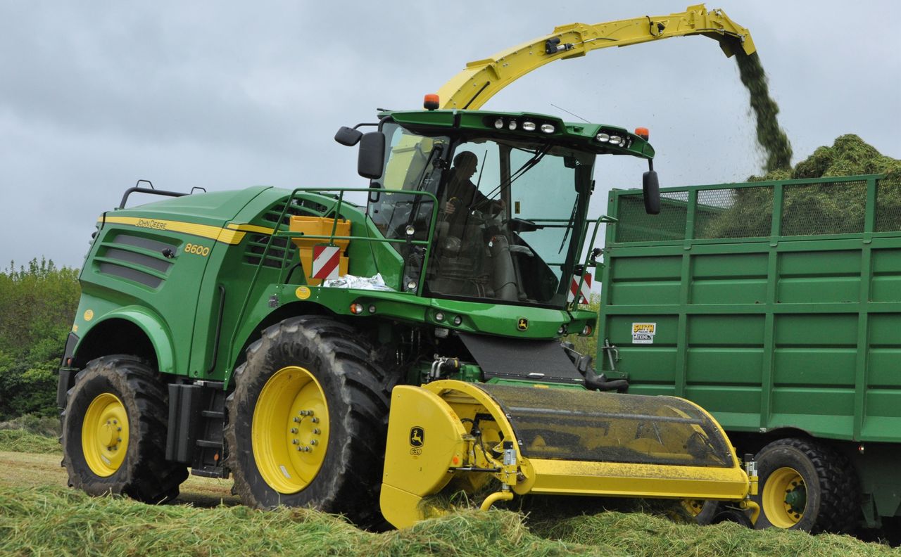 Sales of self-propelled foragers still climbing - to new record levels
