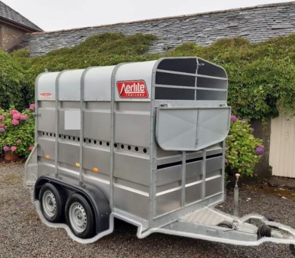 Gardaí looking into theft of livestock trailer in Wexford